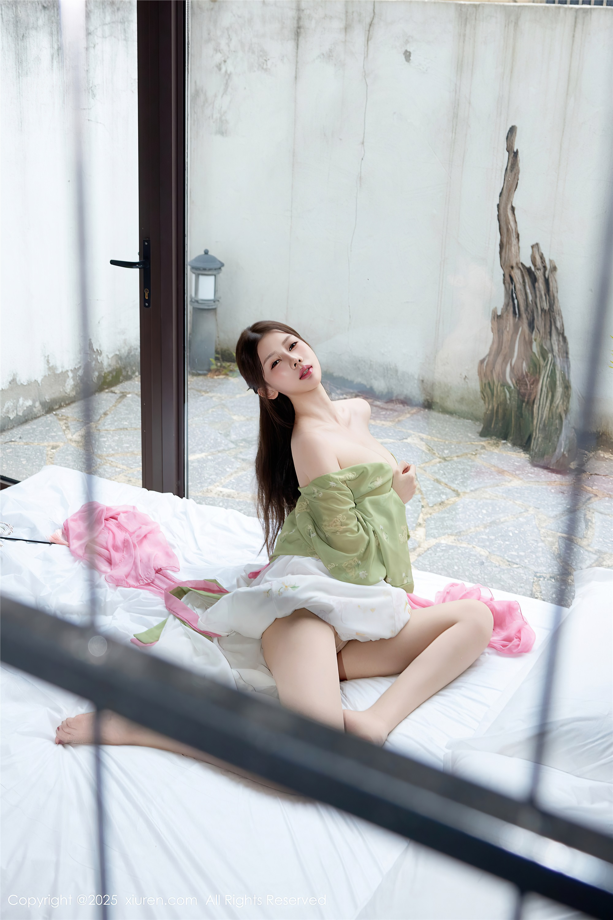 Xiuren秀人网 2025.09.30 NO.10834 尹甜甜sunny